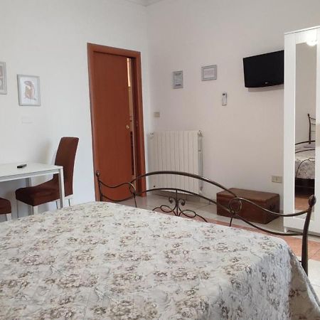 Da Vinci Affittacamere Borgo Taranto Esterno foto