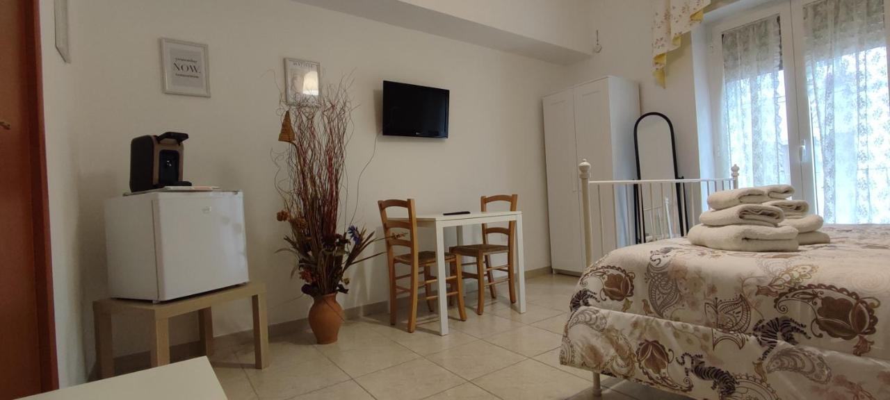 Da Vinci Affittacamere Borgo Taranto Esterno foto